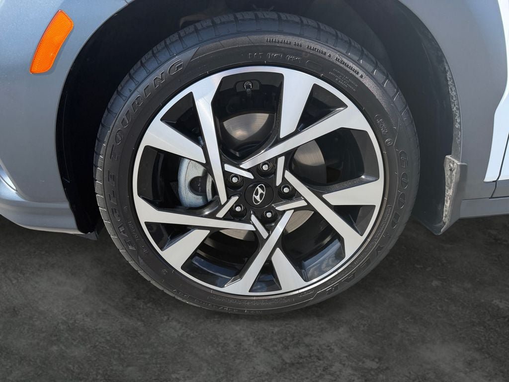 Used 2022 Hyundai Kona Limited w/ Cargo Package AWD/4WD image 4