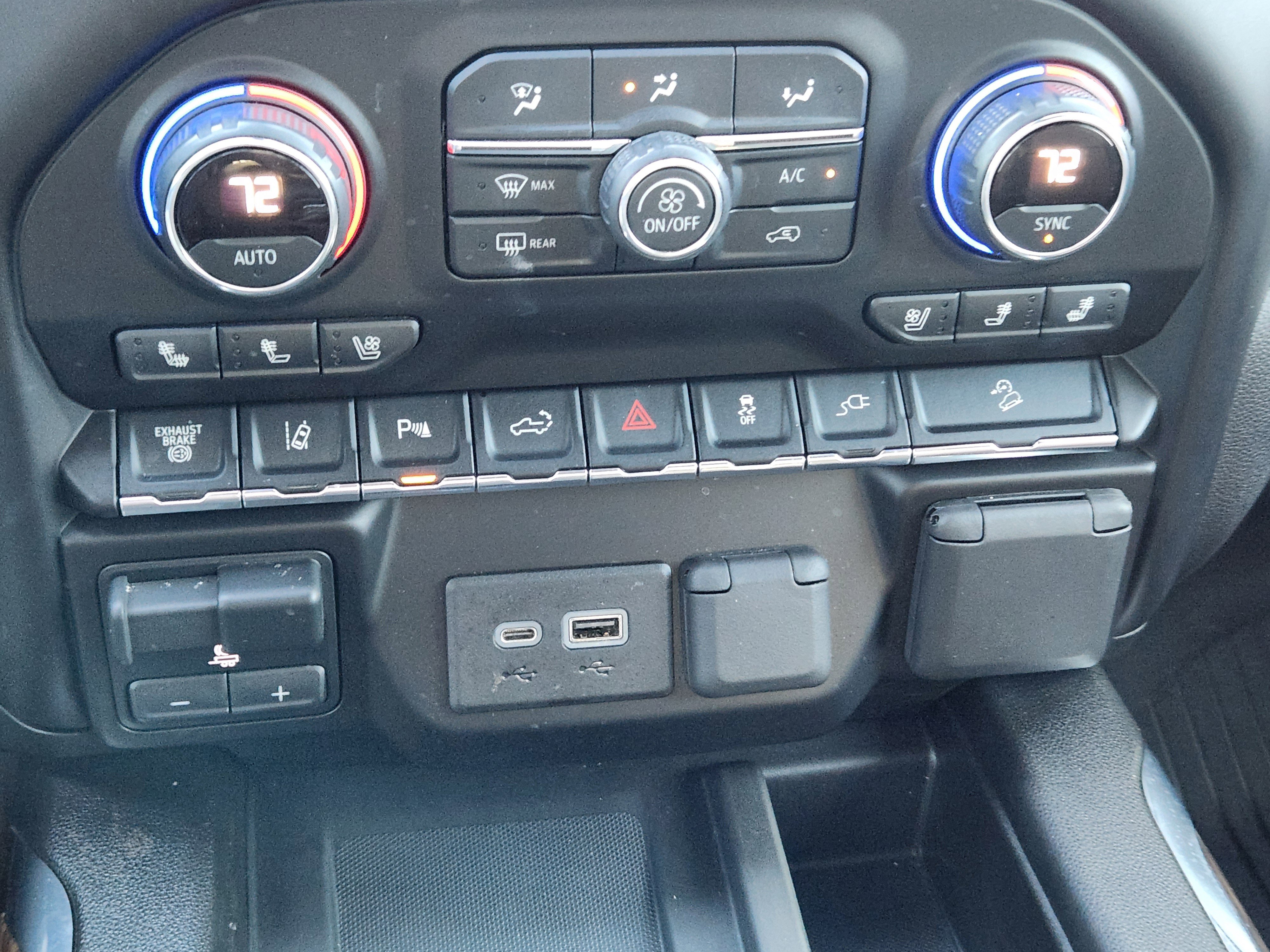 Certified 2020 Chevrolet Silverado 2500 High Country w/ Technology Package image 19