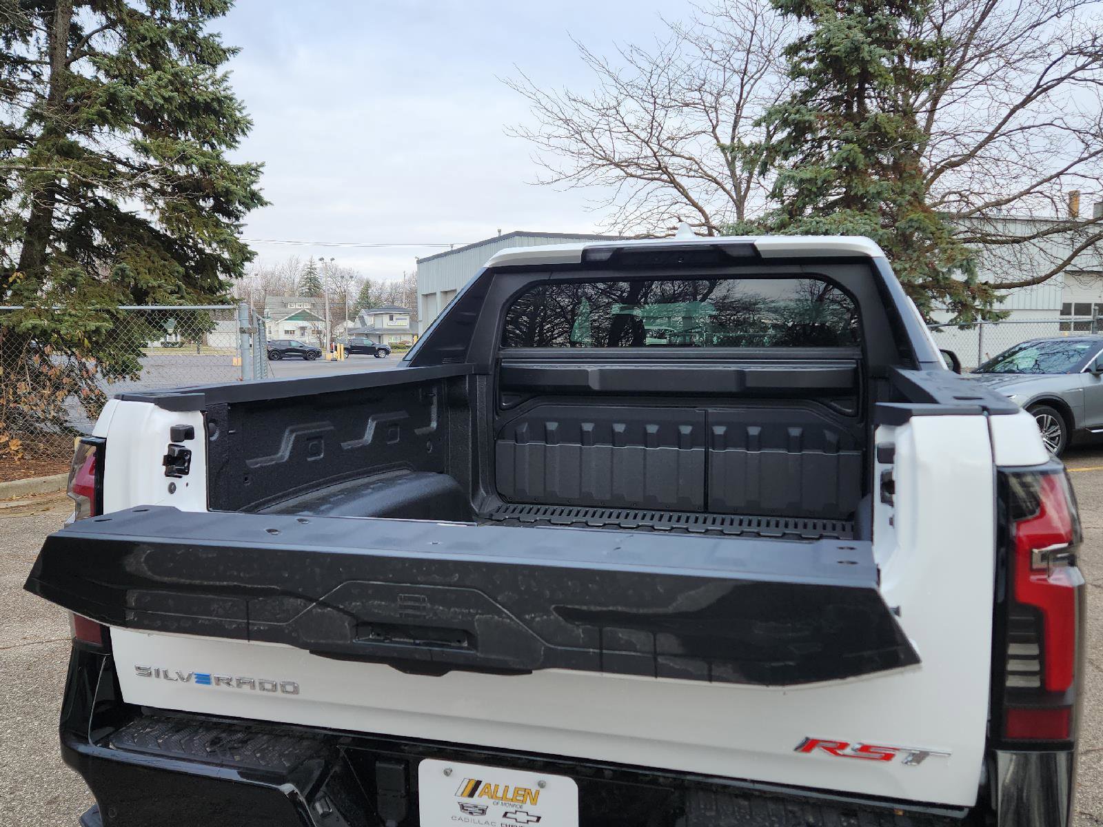 New 2025 Chevrolet Silverado EV RST AWD/4WD image 8