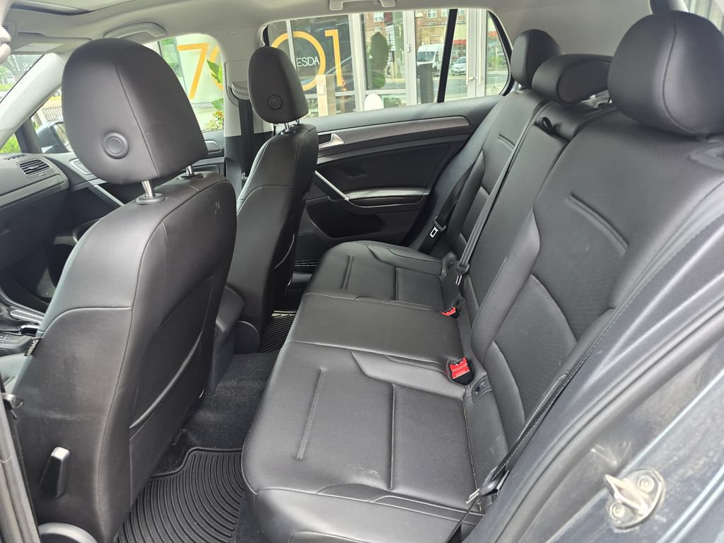 Used 2019 Volkswagen Golf SE w/ Driver Assistance Package FWD image 9