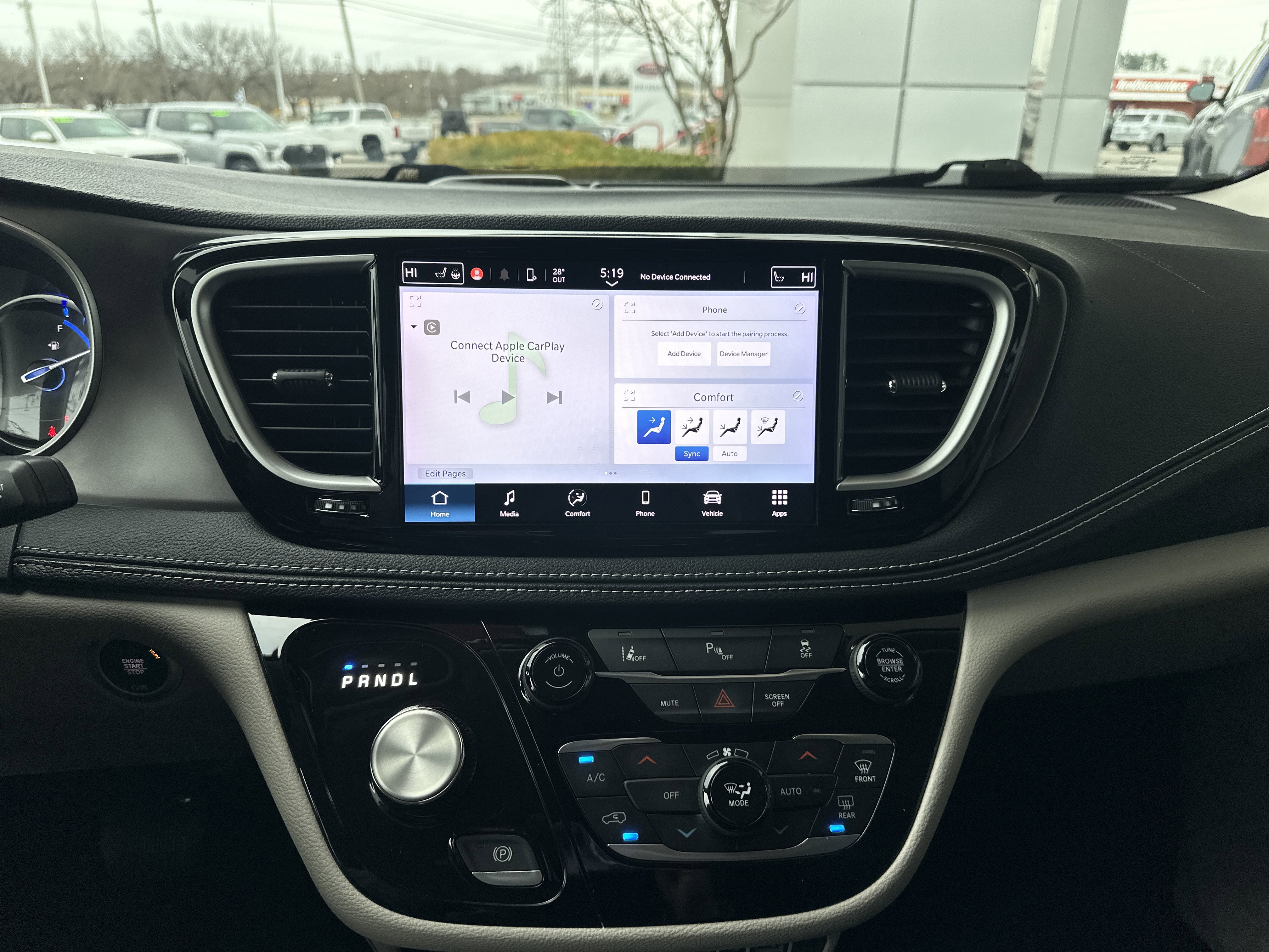 Used 2023 Chrysler Pacifica Touring-L image 34