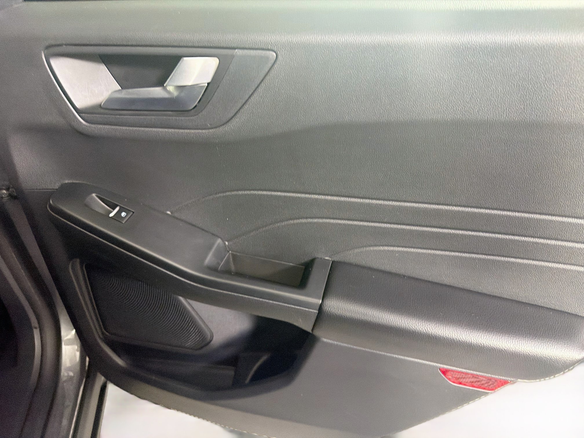 Used 2025 Ford Escape ST-Line FWD image 27