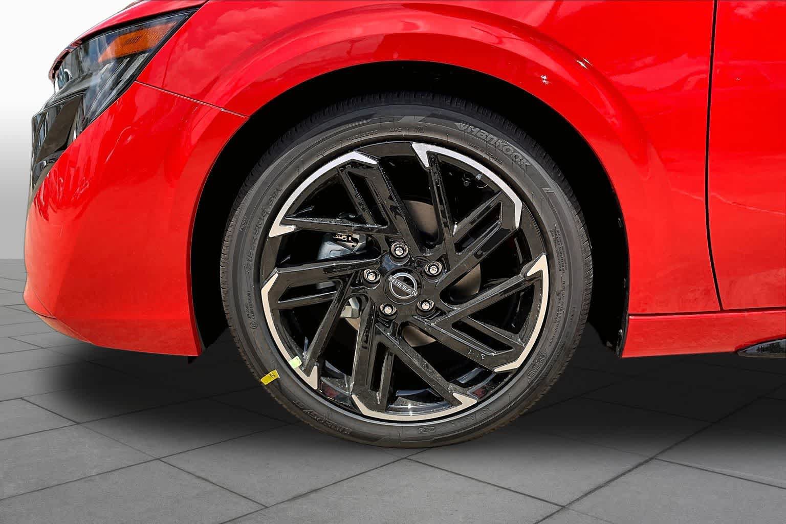 New 2026 Nissan Sentra SR w/ Floor Mat Package FWD image 9