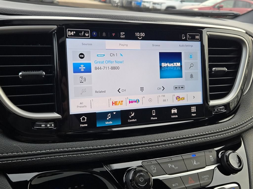 New 2026 Chrysler Pacifica Select AWD/4WD image 29