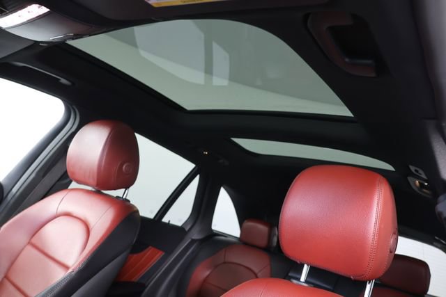 Used 2022 Mercedes-Benz GLC 300 4MATIC w/ AMG Line image 18