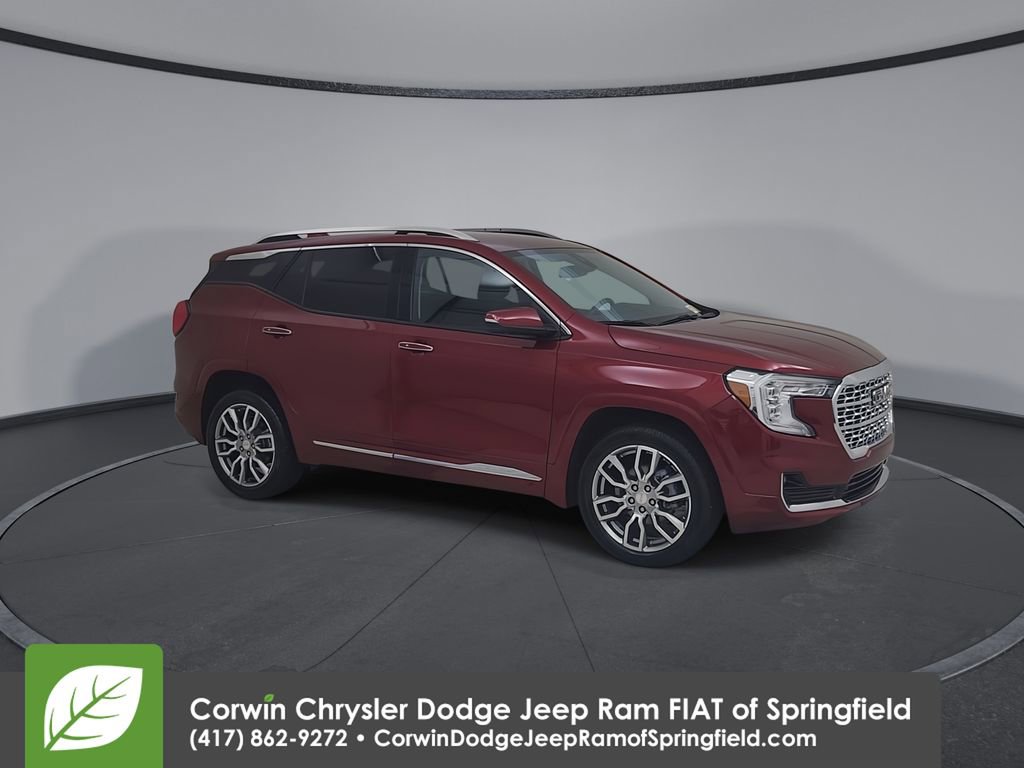 Used 2023 GMC Terrain Denali w/ Denali Premium Package AWD/4WD image 2