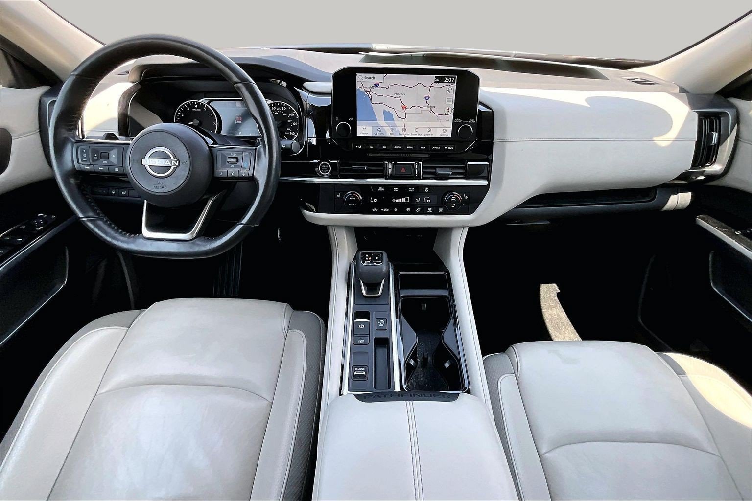 Used 2023 Nissan Pathfinder SL w/ Black Appearance Package FWD image 13