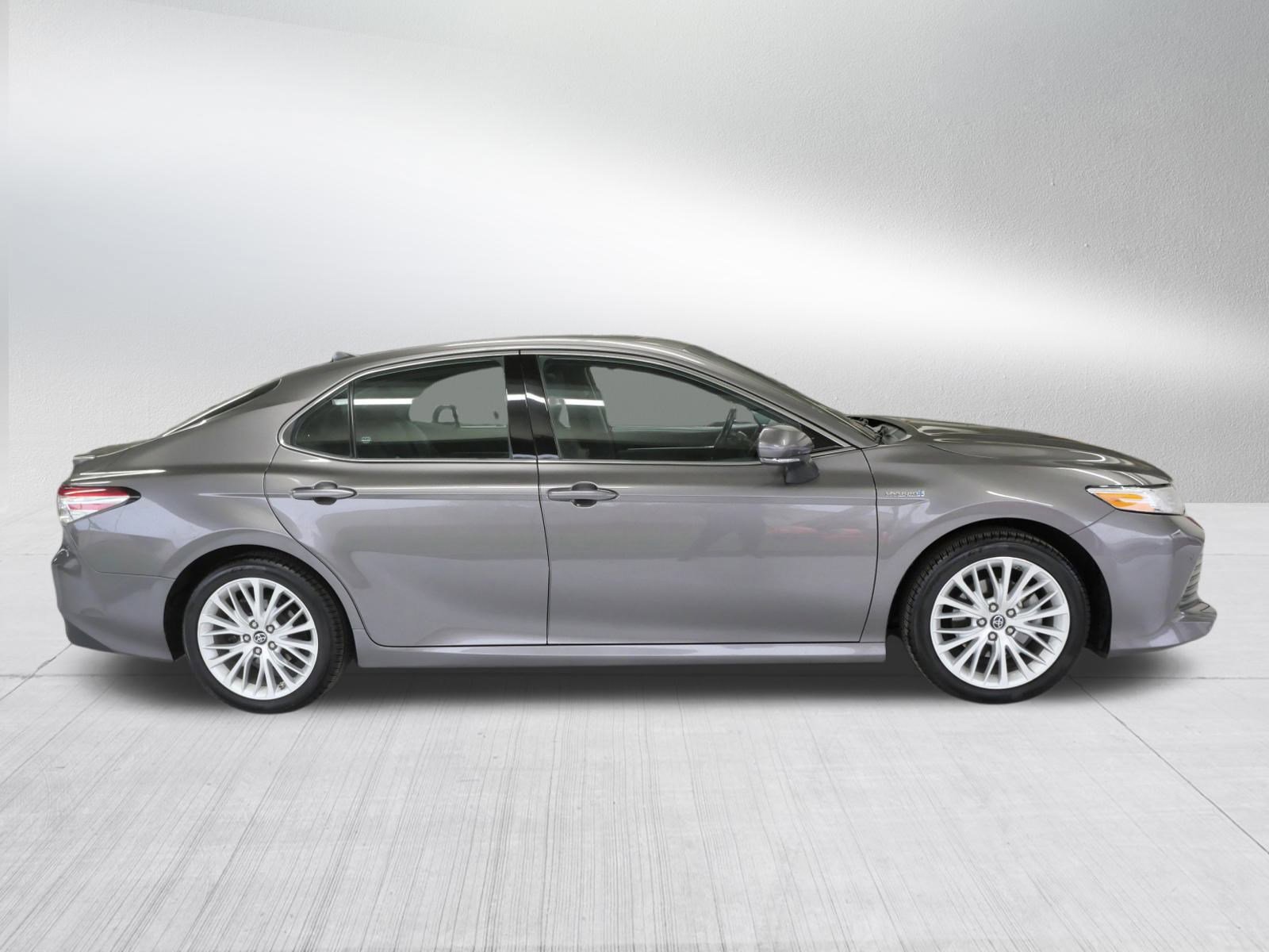 Certified 2018 Toyota Camry XLE image 9