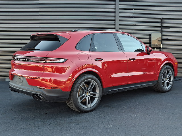 Certified 2024 Porsche Cayenne AWD/4WD image 7