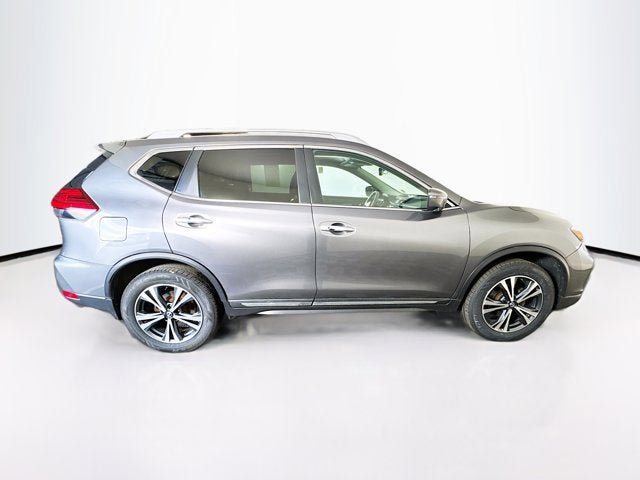 Used 2017 Nissan Rogue SL w/ SL Premium Package AWD/4WD image 4