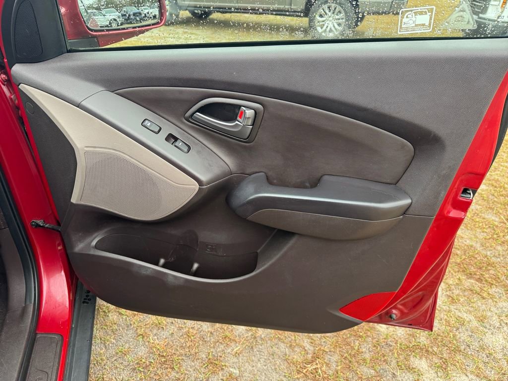 Used 2014 Hyundai Tucson SE image 21
