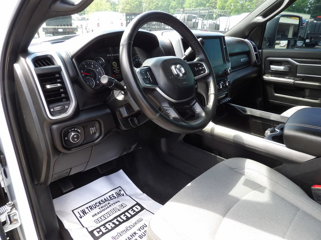 Used 2024 RAM 2500 Big Horn w/ Off Road Package AWD/4WD image 16