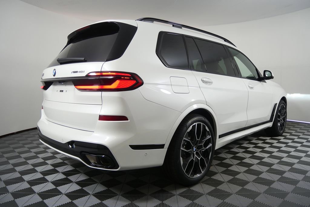 New 2026 BMW X7 xDrive40i w/ Executive Package image 3