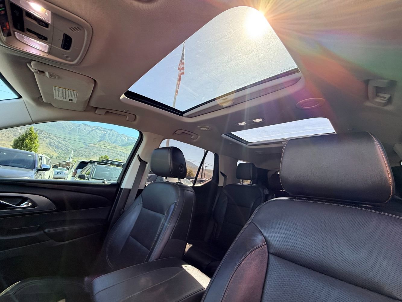 Used 2020 Chevrolet Traverse Premier AWD/4WD image 21