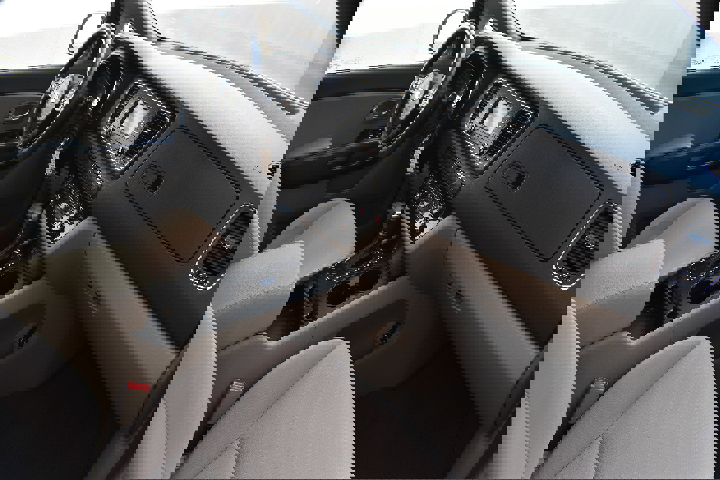 Used 2018 Kia Sedona L image 30