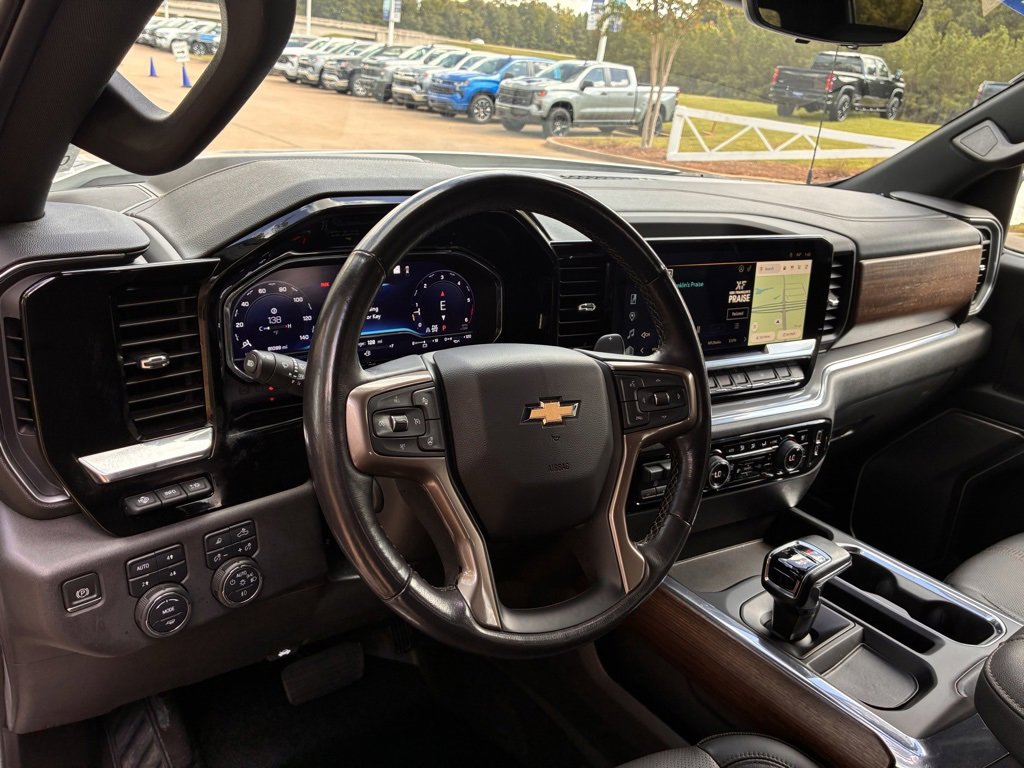 Used 2023 Chevrolet Silverado 1500 High Country w/ Technology Package image 21