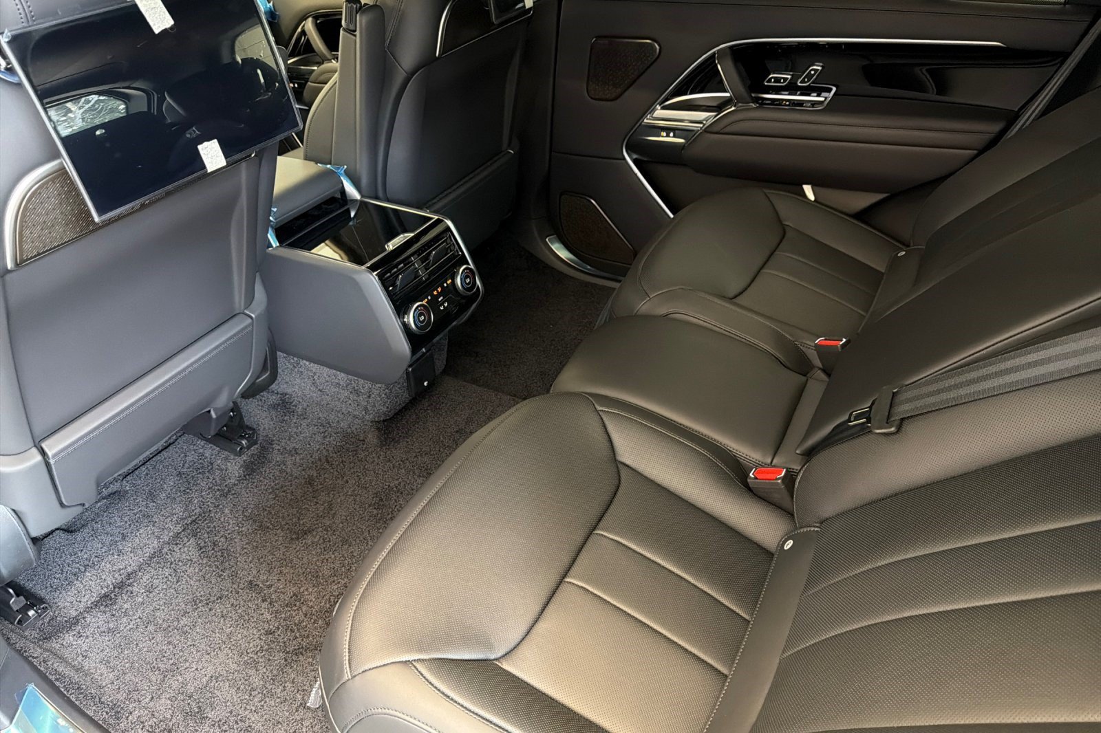 New 2026 Land Rover Range Rover Long Wheelbase Autobiography AWD/4WD image 26