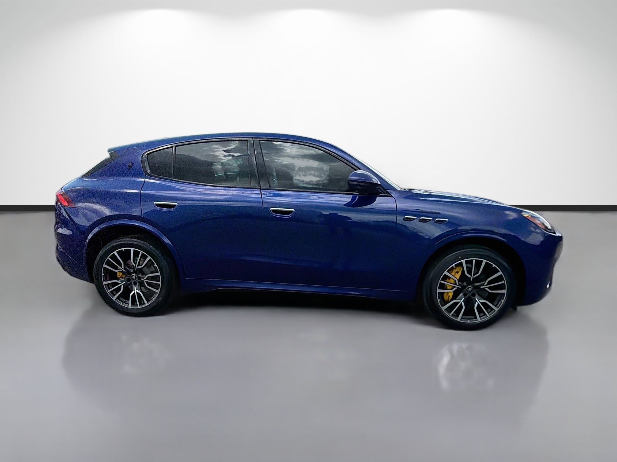 Used 2023 Maserati Grecale Modena AWD/4WD image 6