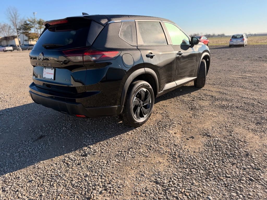 Certified 2025 Nissan Rogue SV image 5
