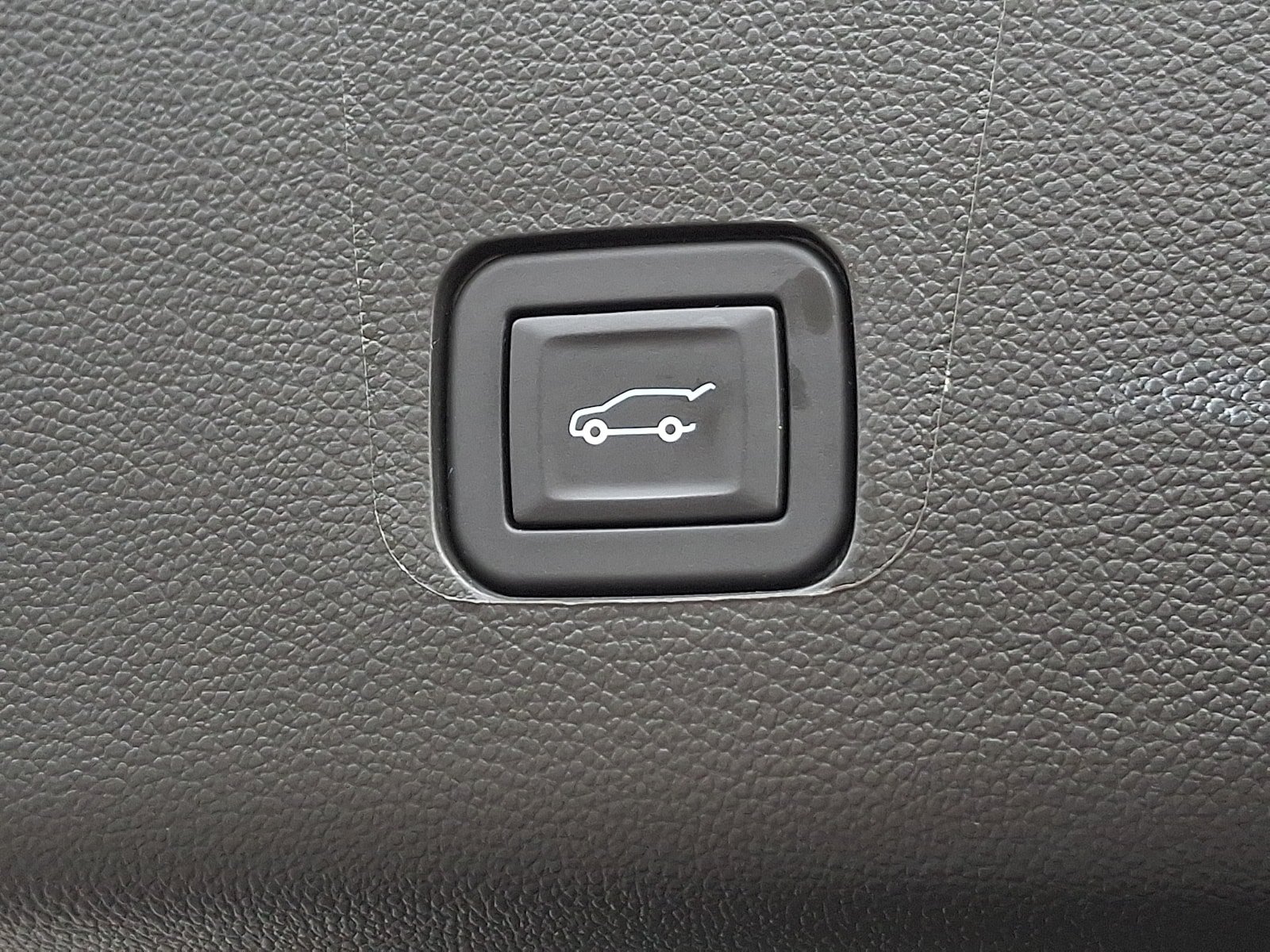Used 2023 Chevrolet Traverse LT AWD/4WD image 32