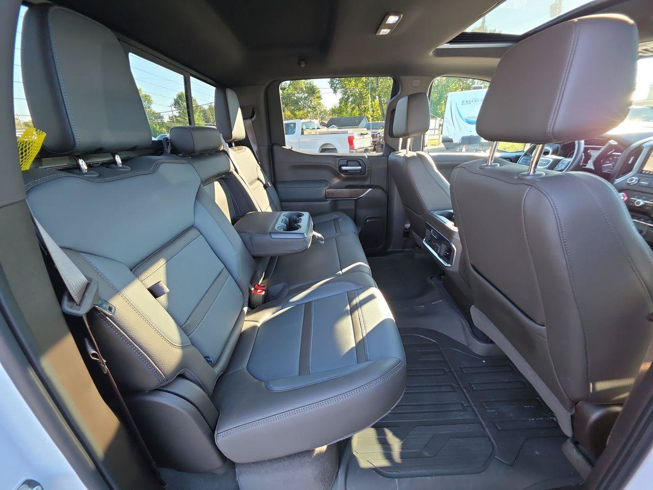 Used 2021 GMC Sierra 1500 Denali w/ Denali Ultimate Package AWD/4WD image 7