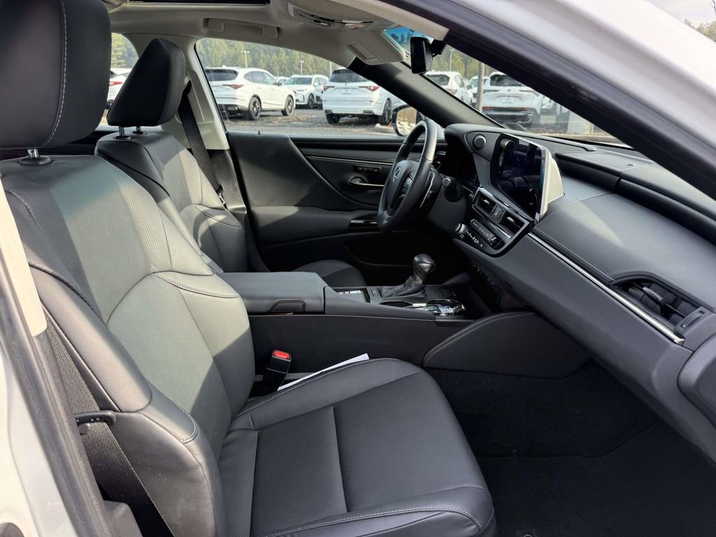 Used 2023 Lexus ES 350 Premium w/ Premium Package image 16