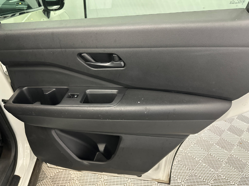 Used 2024 Nissan Pathfinder SV AWD/4WD image 17