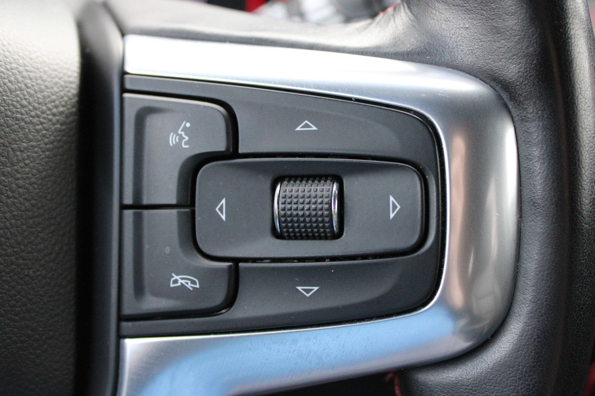 Used 2020 Chevrolet Blazer RS FWD image 29