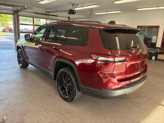Certified 2025 Jeep Grand Cherokee L Laredo AWD/4WD image 17