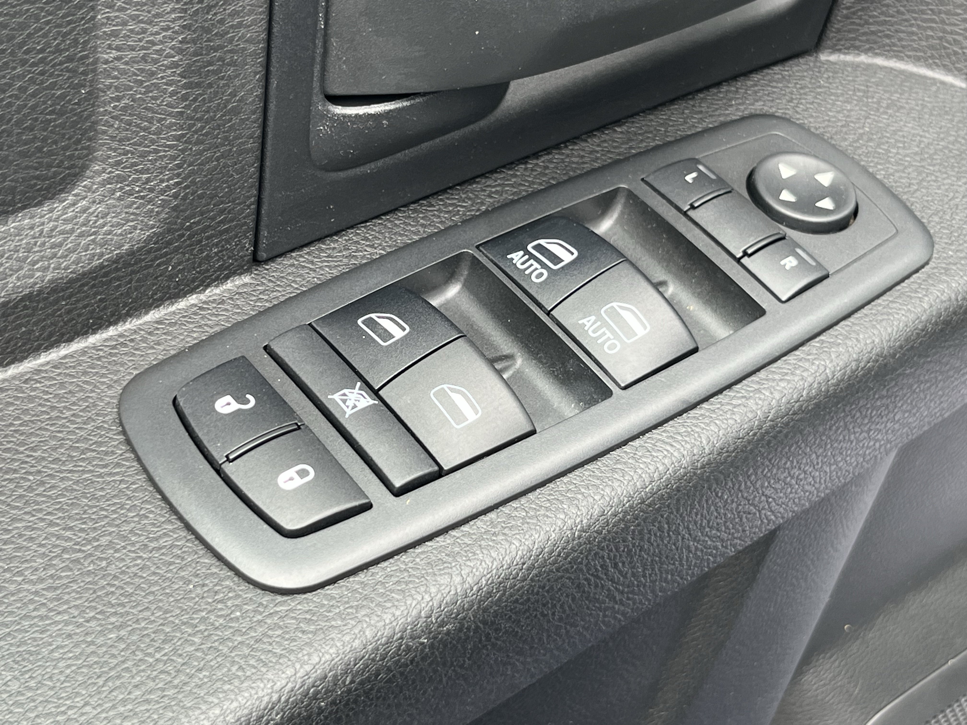 Used 2017 RAM 2500 Tradesman w/ Chrome Appearance Group AWD/4WD image 18