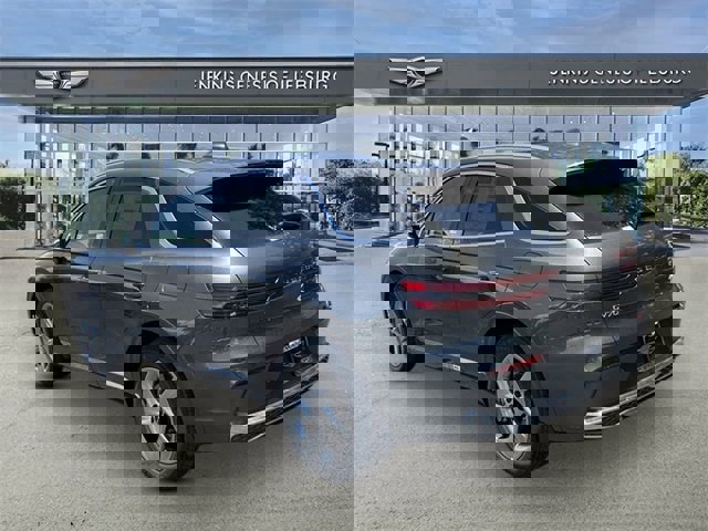 Used 2026 Genesis GV70 2.5T Select image 12