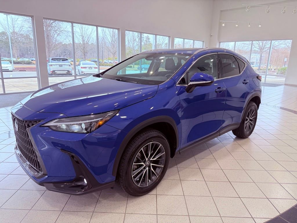 Used 2025 Lexus NX 250 FWD w/ Towing Package (2000 Lbs) image 3