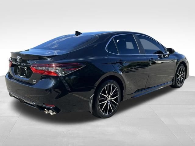 Used 2023 Toyota Camry SE w/ Cold Weather Package AWD/4WD image 5