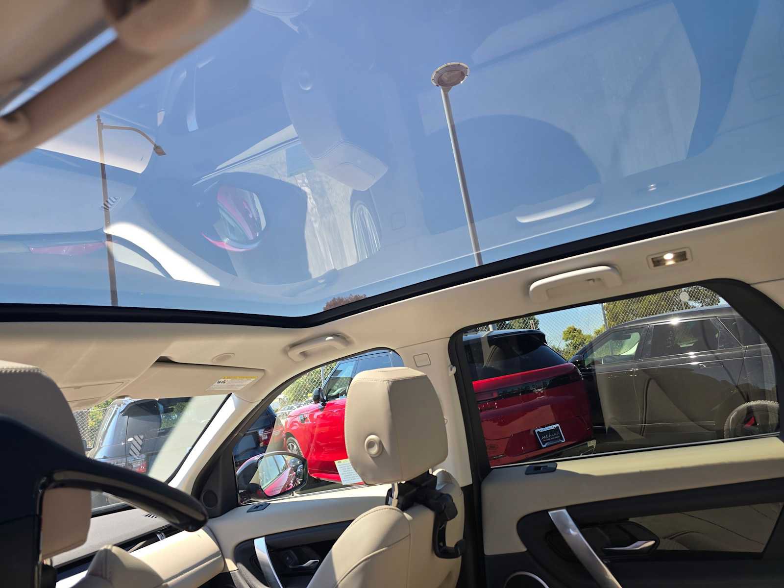 Used 2023 Land Rover Discovery Sport SE image 33