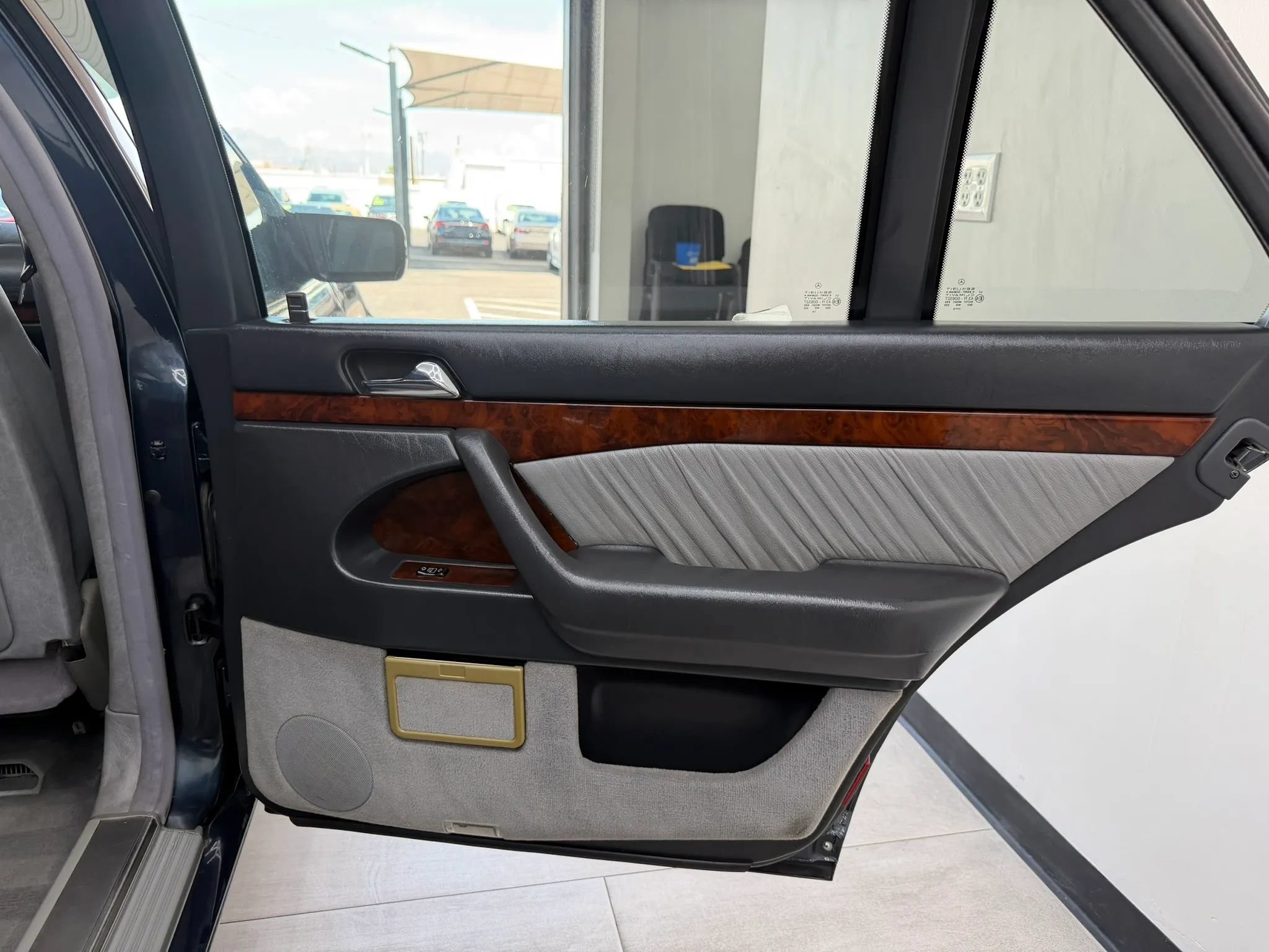 Used 1997 Mercedes-Benz S 420 image 27