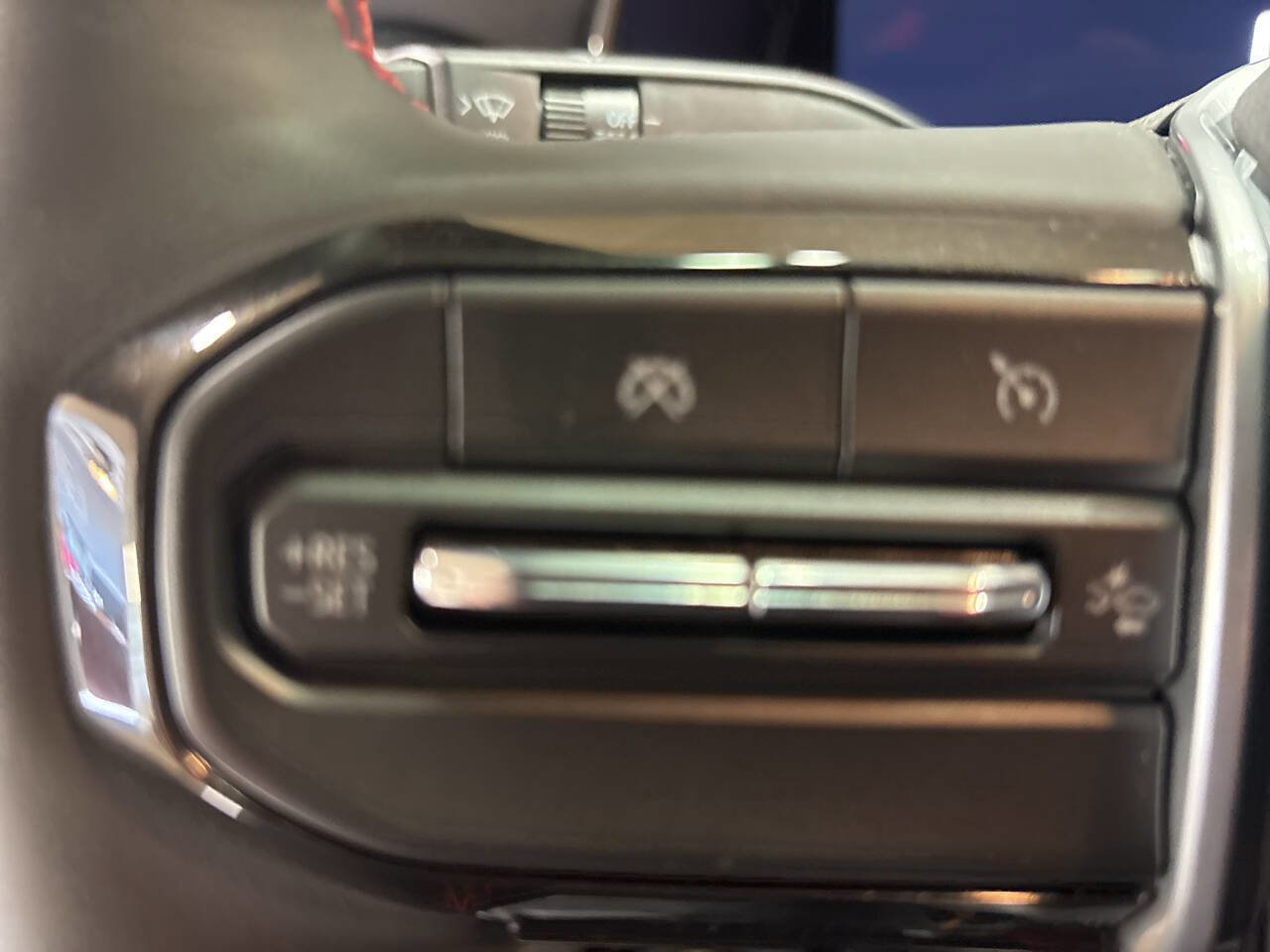 Used 2025 Chevrolet Colorado Z71 w/ Z71 Convenience Package 2 image 26