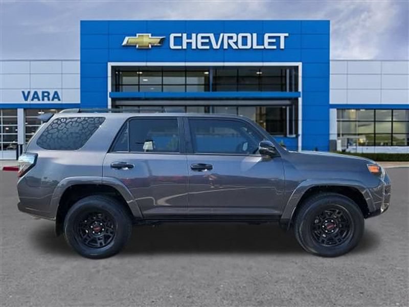 Used 2021 Toyota 4Runner Venture w/ Moonroof Package AWD/4WD image 6