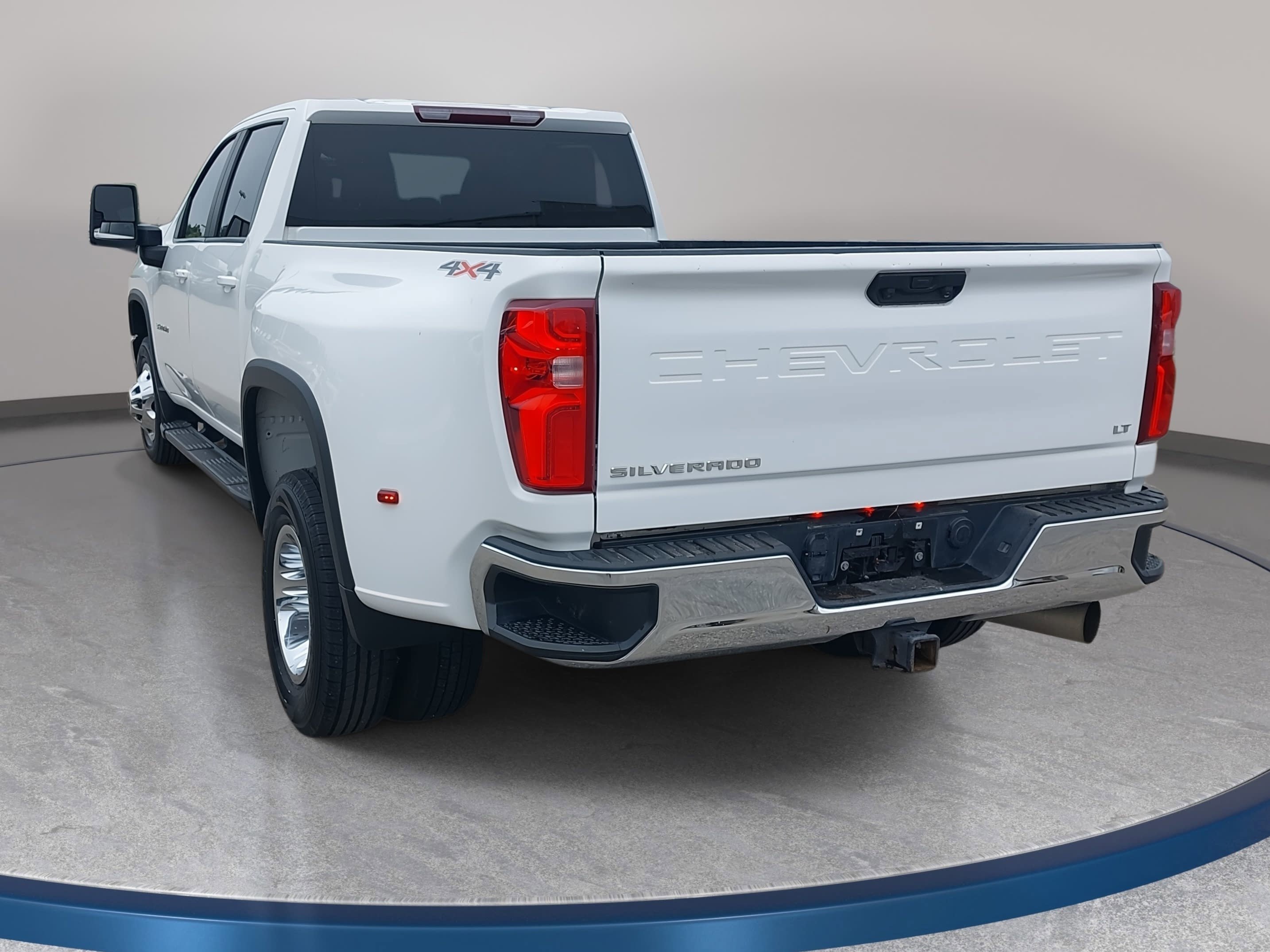 Used 2022 Chevrolet Silverado 3500 LT w/ Convenience Package AWD/4WD image 7