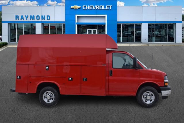 New 2026 Chevrolet Express 3500 w/ Power Convenience Package image 2