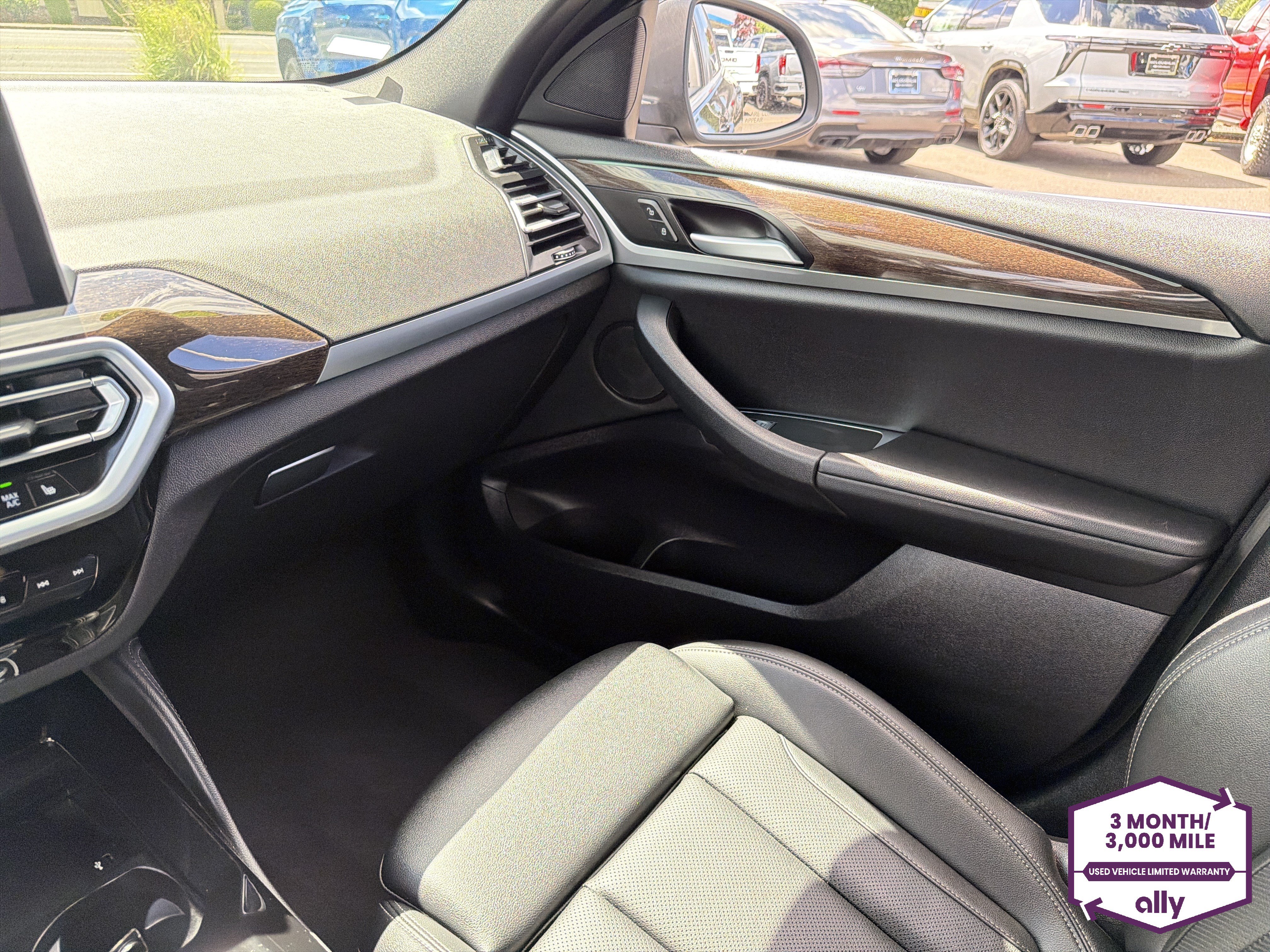 Used 2025 BMW X4 xDrive30i AWD/4WD image 24