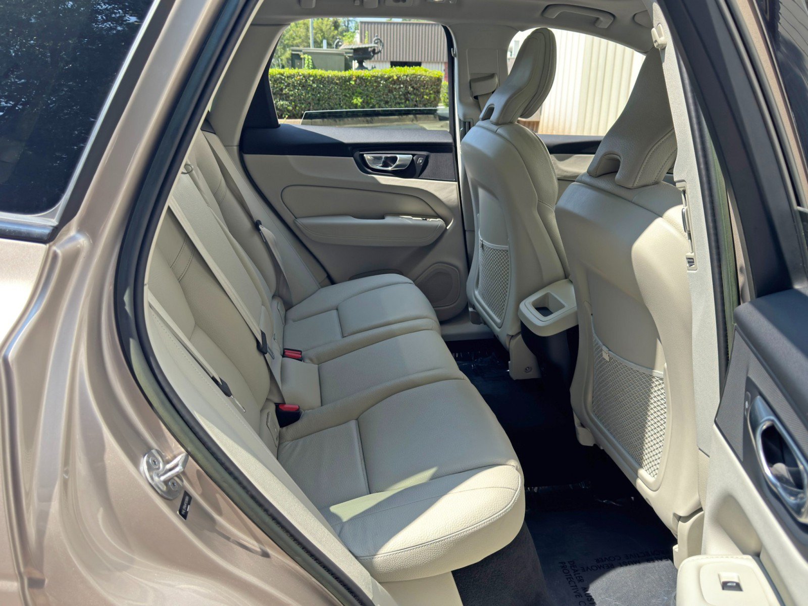 Used 2023 Volvo XC60 B5 Plus AWD/4WD image 41