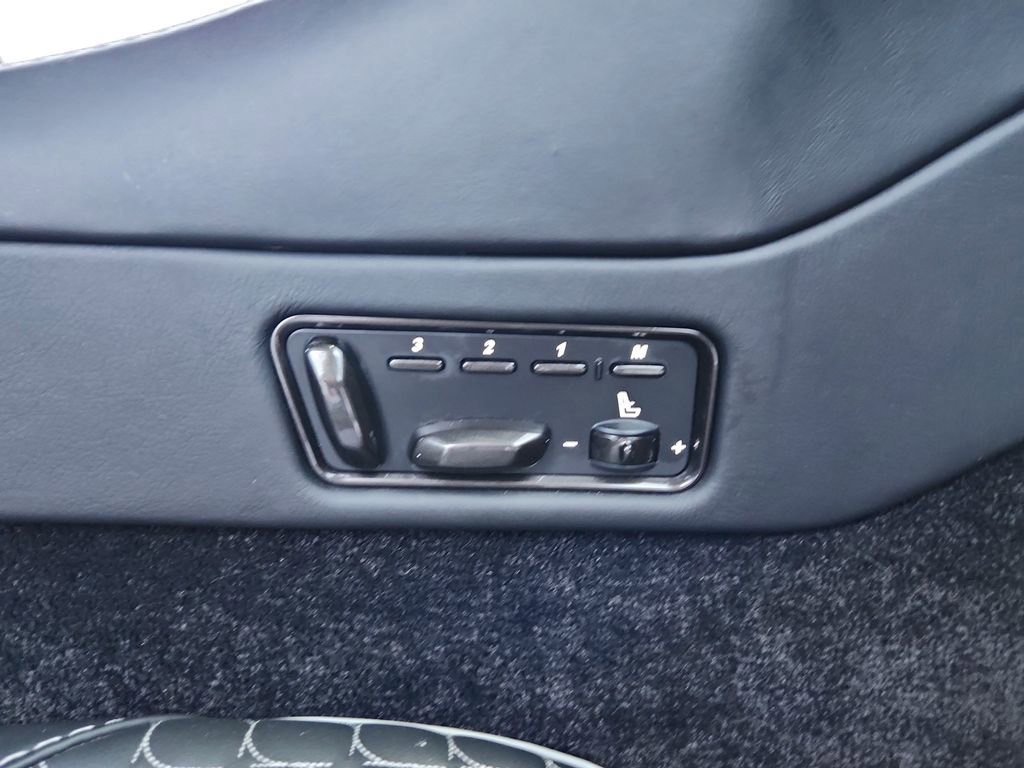 Used 2015 Aston Martin Vanquish Coupe image 79