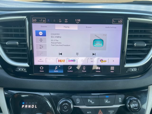 Used 2021 Chrysler Pacifica Touring-L FWD image 13