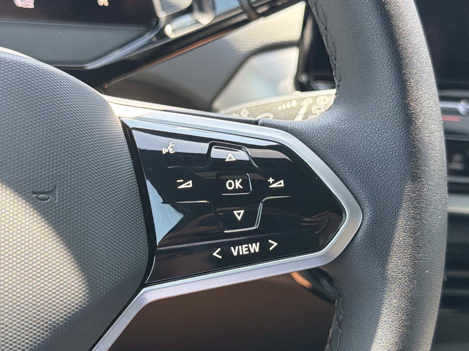 Certified 2023 Volkswagen ID.4 Pro AWD/4WD image 18