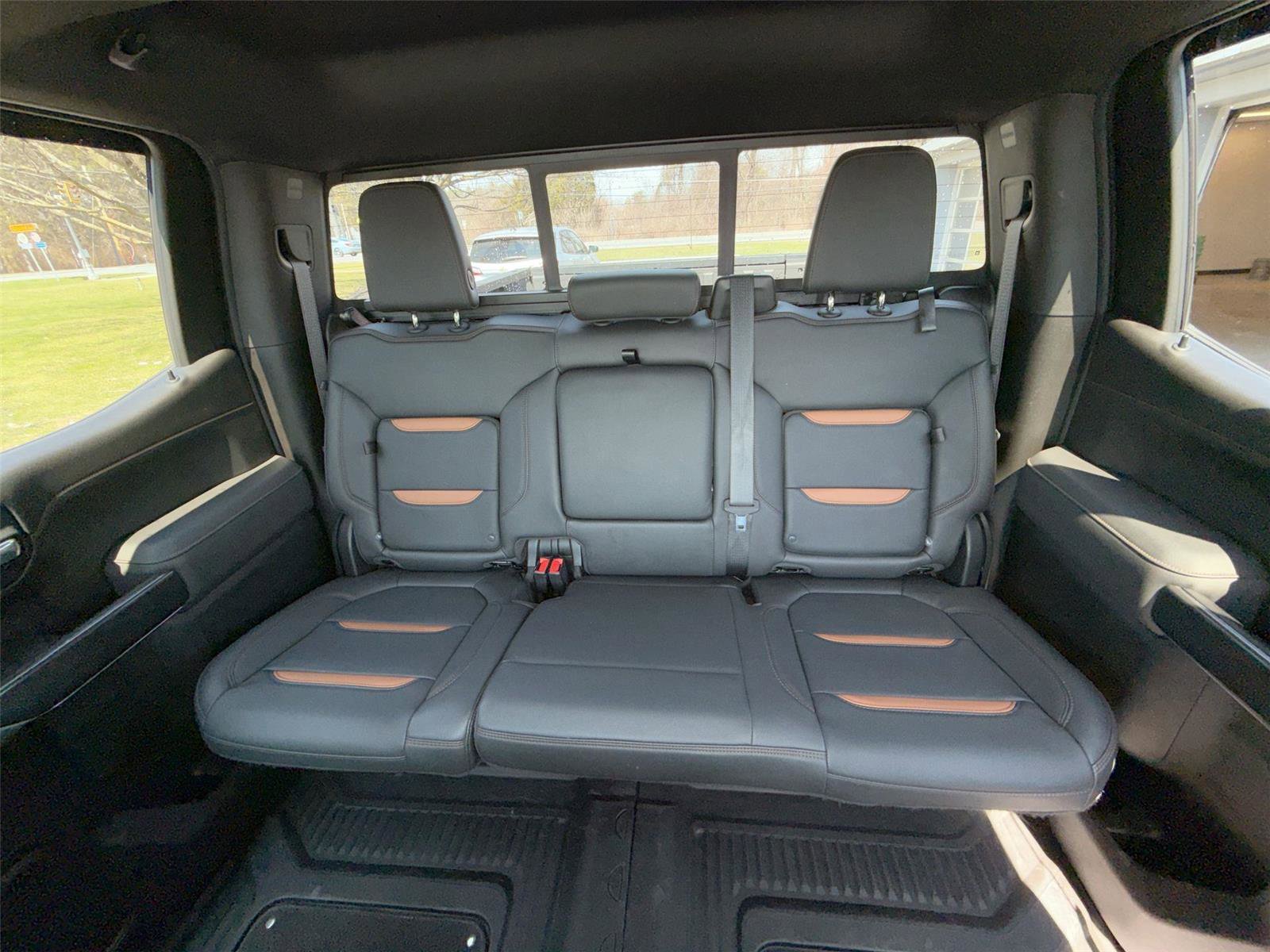 Used 2021 GMC Sierra 1500 AT4 w/ Technology Package AWD/4WD image 24