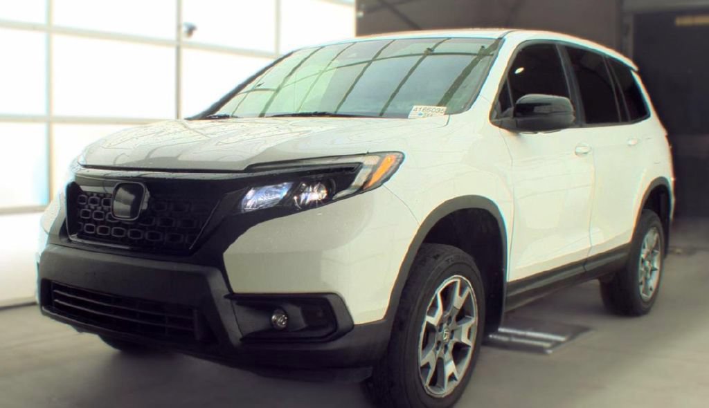 Used 2021 Honda Passport Sport image 1