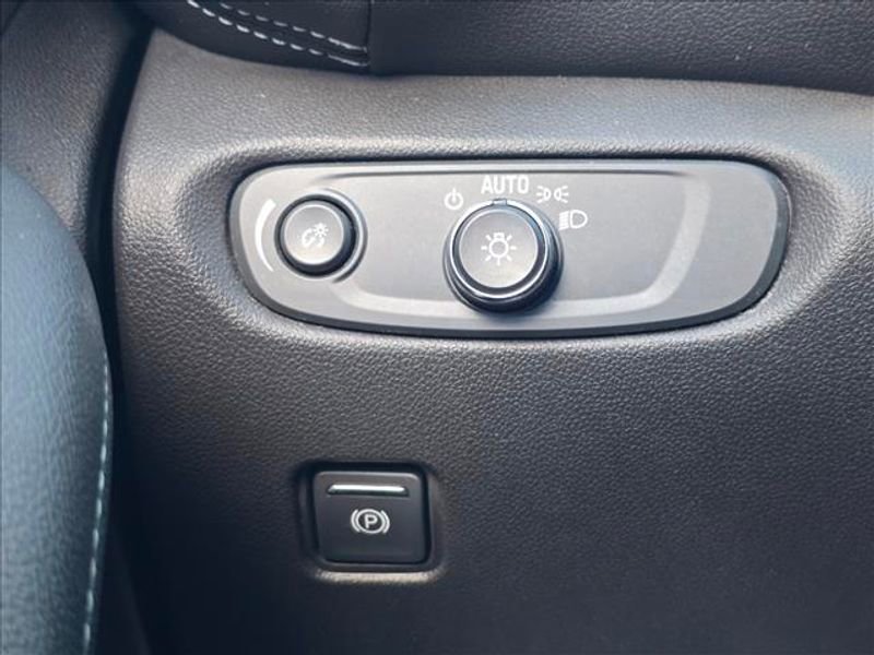 Certified 2023 Chevrolet Blazer LT w/ LPO, Black Grille Bar Package image 23