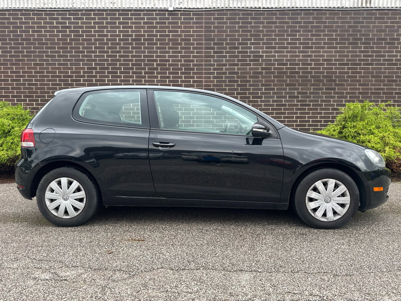 Used 2012 Volkswagen Golf 2-Door image 23