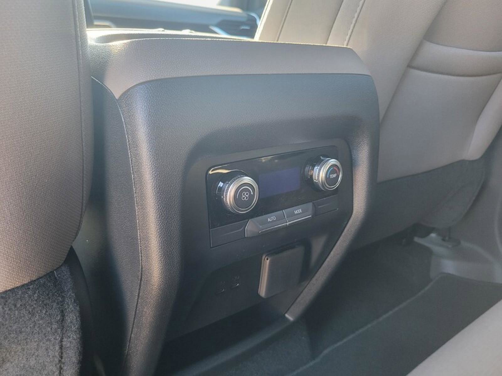 New 2026 GMC Acadia Elevation image 29