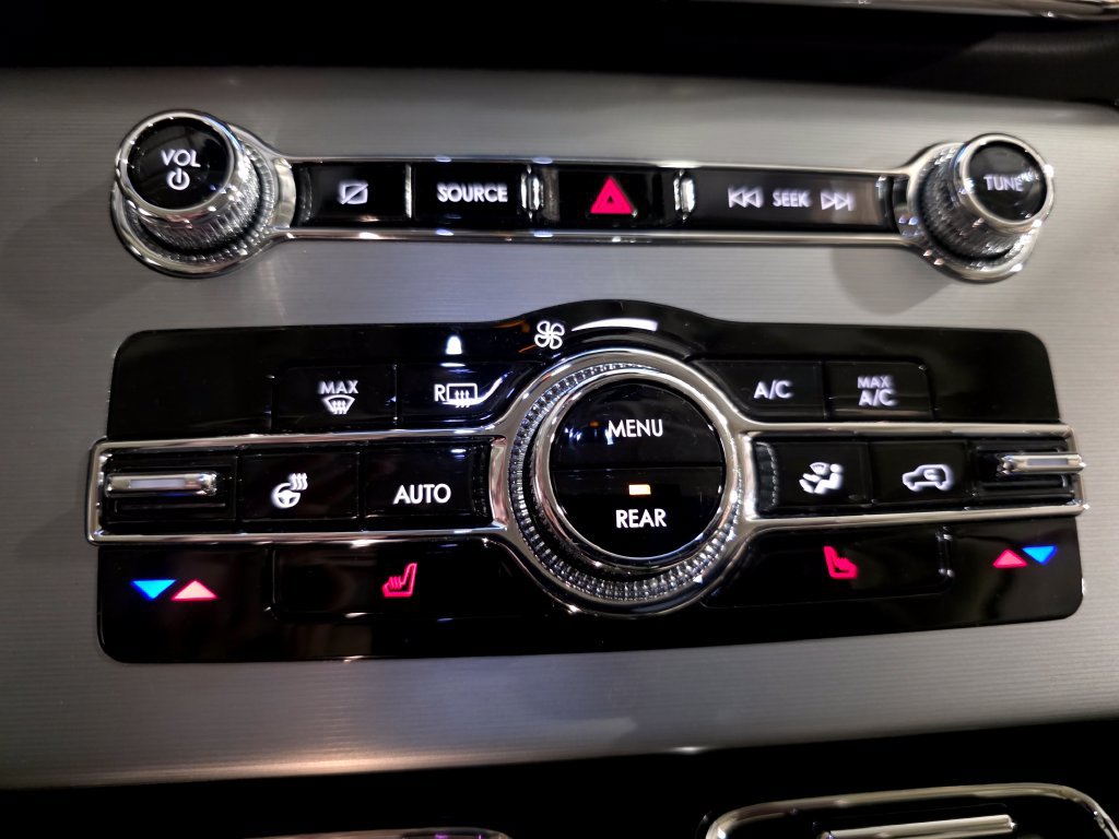 Used 2024 Lincoln Aviator AWD w/ Premium Package image 29